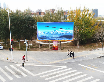 城步户外大屏广告投放要点。